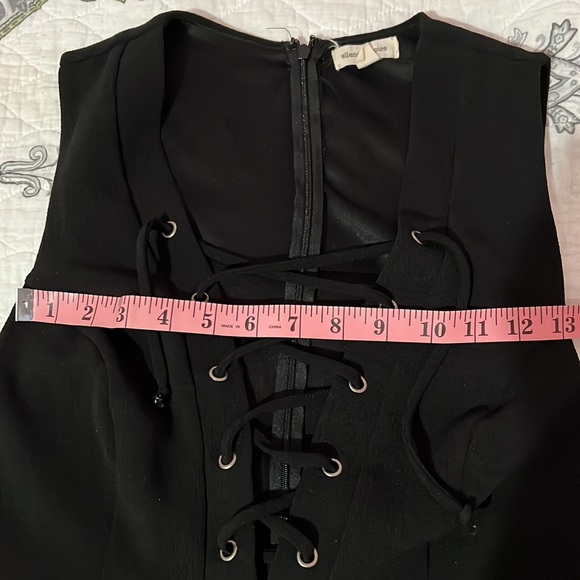 UO Lace-Up Romper - Picture 6 of 6